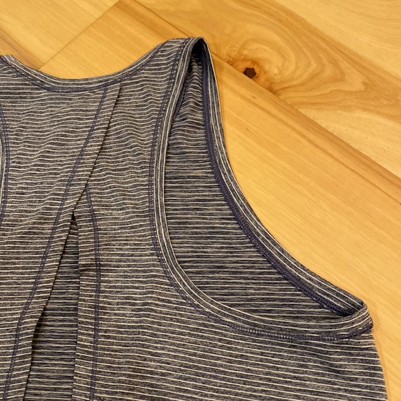 GAP Open-Back, Crew-Neck Tank - Picture 8 of 14